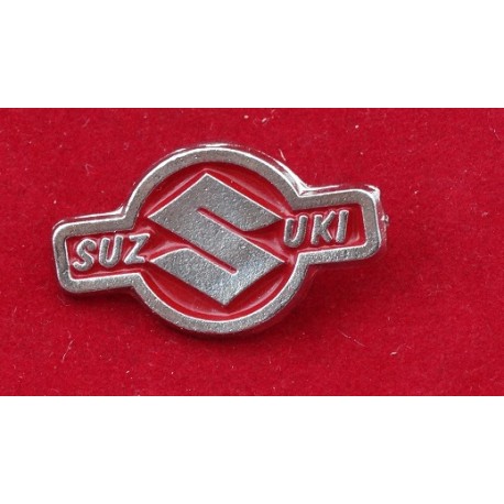 Znaczek blacha ozdoba przykręcana metalowa Suzuki I logo