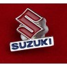 Znaczek blacha ozdoba przykręcana metalowa Suzuki I logo