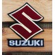 Naszywka Suzuki logo napis złoto-biały mała